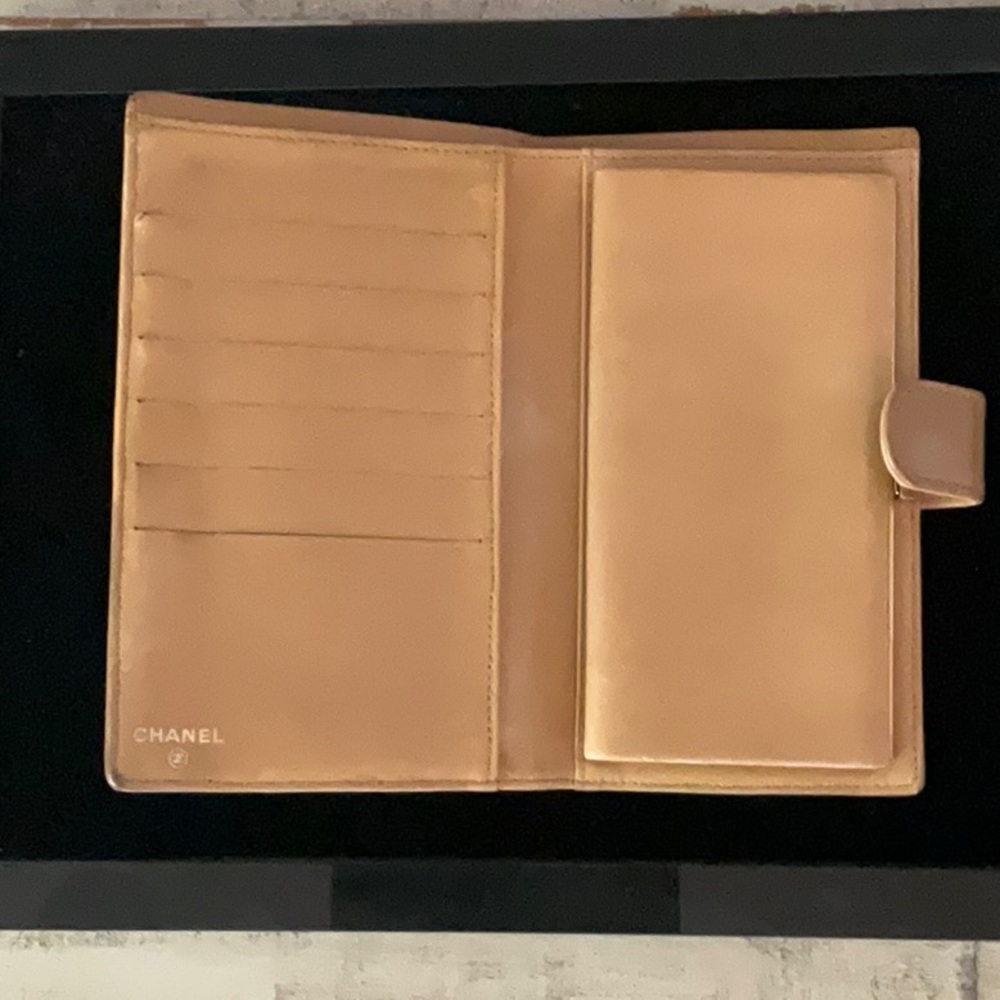 Chanel Beige Leather Wallet - Picture 3 of 16